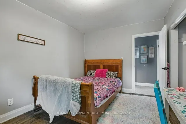 Additional image 22 of 50 Mountain Ave