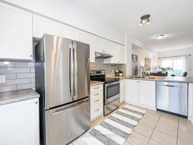 Additional image 4 of 5080 Fairview St Unit 15