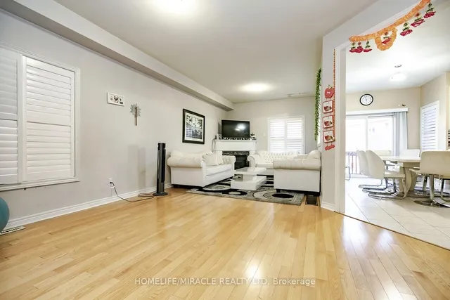 Additional image 6 of 20 Oblate Cres