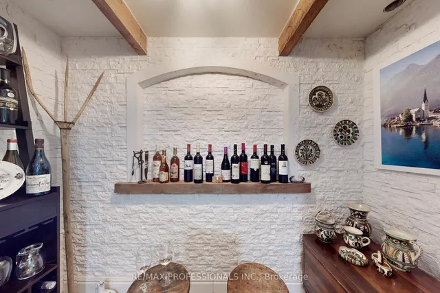 Additional image 37 of 126 Laurel Ave