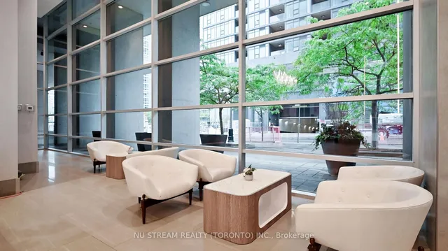 Additional image 17 of 81 Navy Wharf Crt Unit 2812