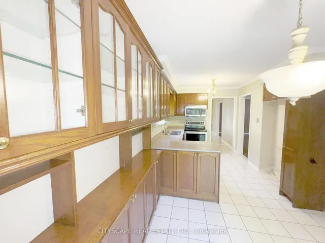 Additional image 10 of 191 Genesee Dr