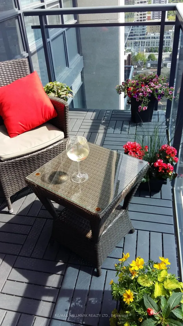 Additional image 22 of 28 Linden St Unit 2507