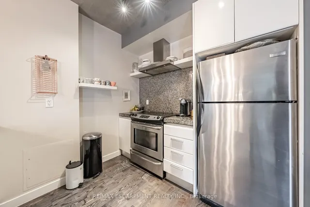 Additional image 15 of 75 Portland St Unit 428