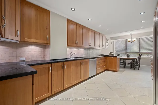 Additional image 18 of 2900 Yonge St Unit 702