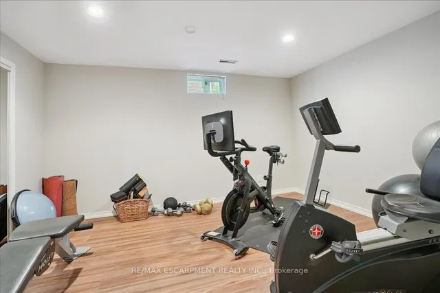 Additional image 29 of 105 River Glen Blvd