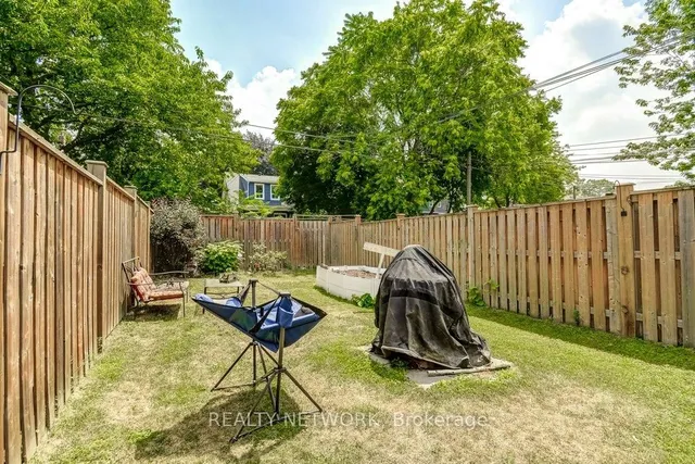 Additional image 37 of 88 Rosslyn Ave