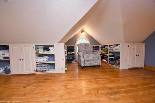 Additional image 40 of 662 Old Dundas Rd