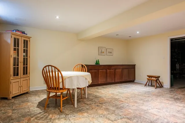 Additional image 32 of 60 Riveroaks Dr