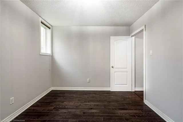 Additional image 28 of 7 Tandem Crt