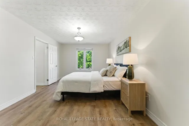 Additional image 24 of 286 LLOYMINN Ave