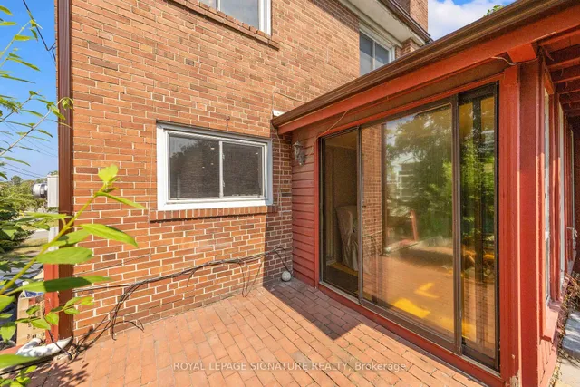 Additional image 37 of 2 Guytoi Crt