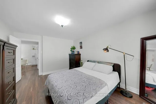 Additional image 33 of 151 Brahms Ave