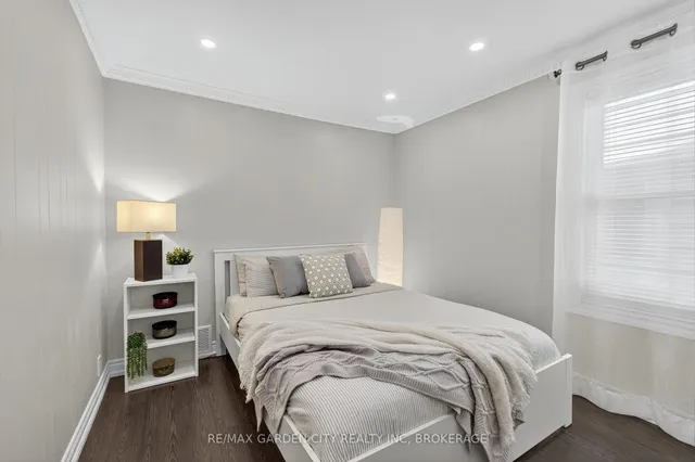 Additional image 23 of 133 Connaught Ave