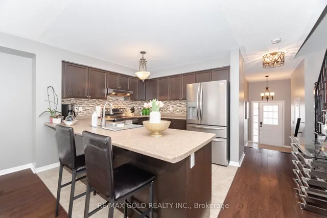 Additional image 5 of 6 Rouge St