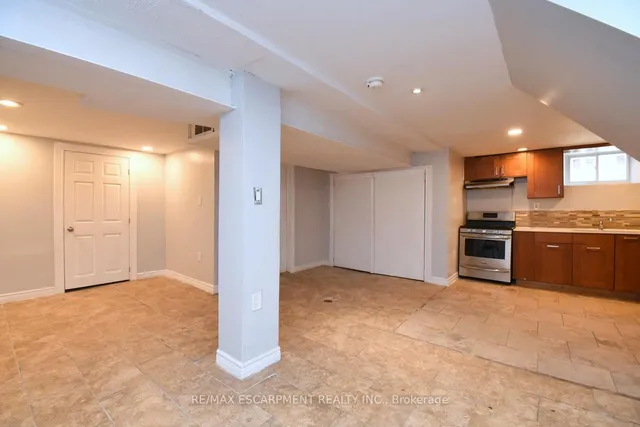 Additional image 35 of 687 Upper James St