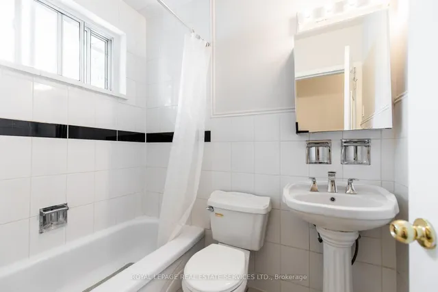 Additional image 20 of 75 Upwood Ave