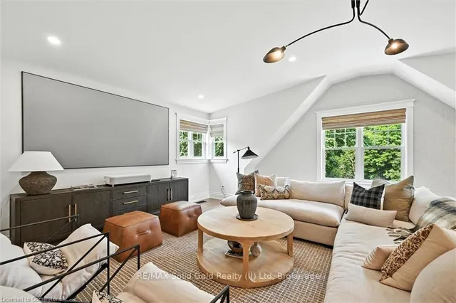 Additional image 31 of 112 Chedoke Ave