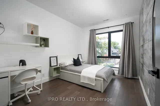 Additional image 36 of 127 Barker Ave