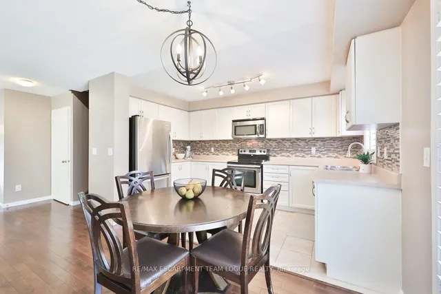 Additional image 10 of 4245 Cole Cres