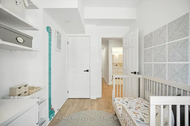 Additional image 26 of 32 Stadium Rd Unit 325