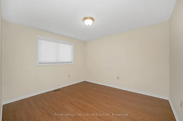 Additional image 22 of 107 Fairington Cres