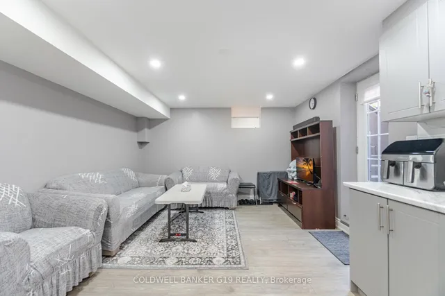 Additional image 33 of 43 Midcrest Circ