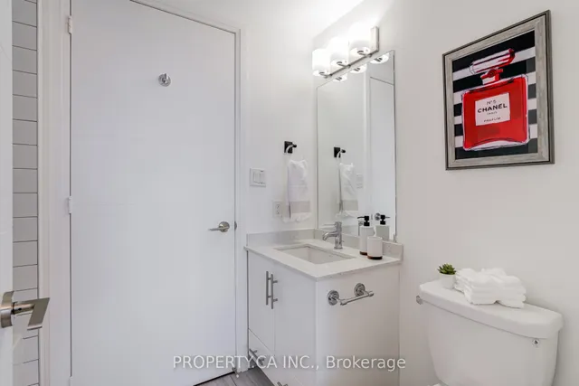 Additional image 11 of 460 Adelaide St Unit 1228