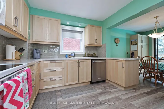 Additional image 20 of 523 Petawawa Cres