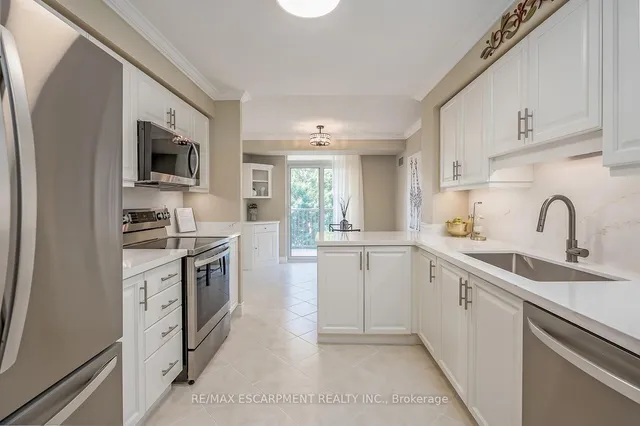 Additional image 5 of 442 Maple Ave Unit 408