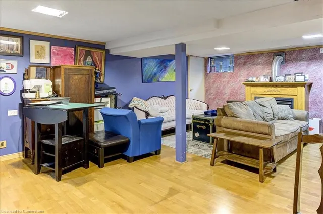 Additional image 30 of 8 Frances Ave