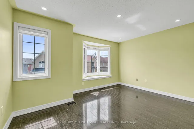 Additional image 29 of 24 Spokanne St