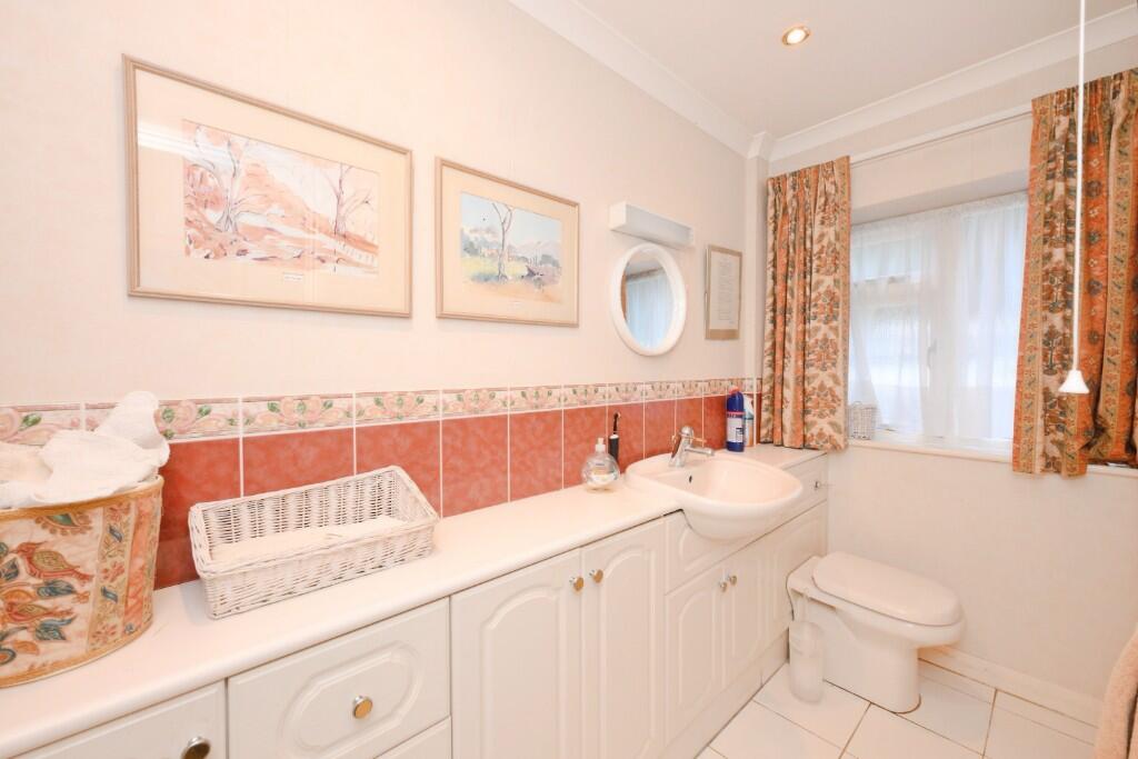 Additional image 12 of High Road, AL9