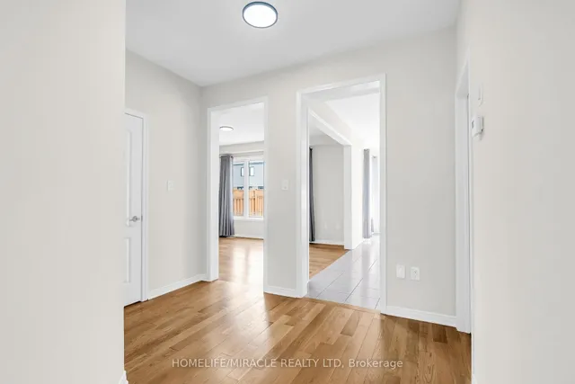 Additional image 8 of 23 Royal Coachman Way