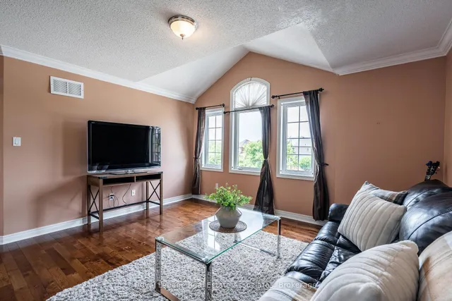 Additional image 36 of 16 Sandyside Cres