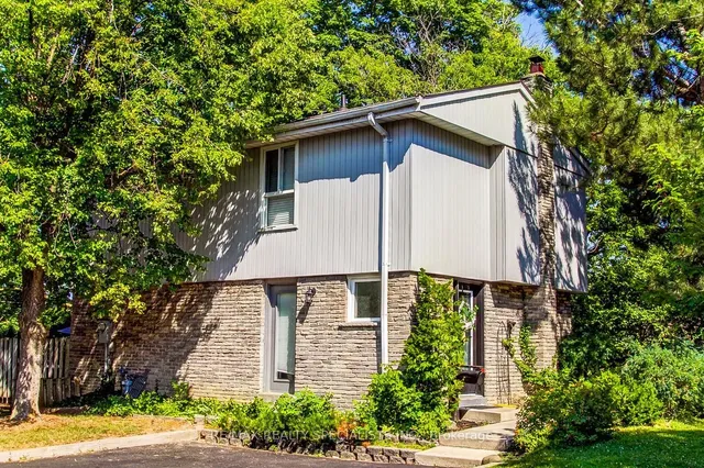 59 Kenninghall Blvd Unit 17