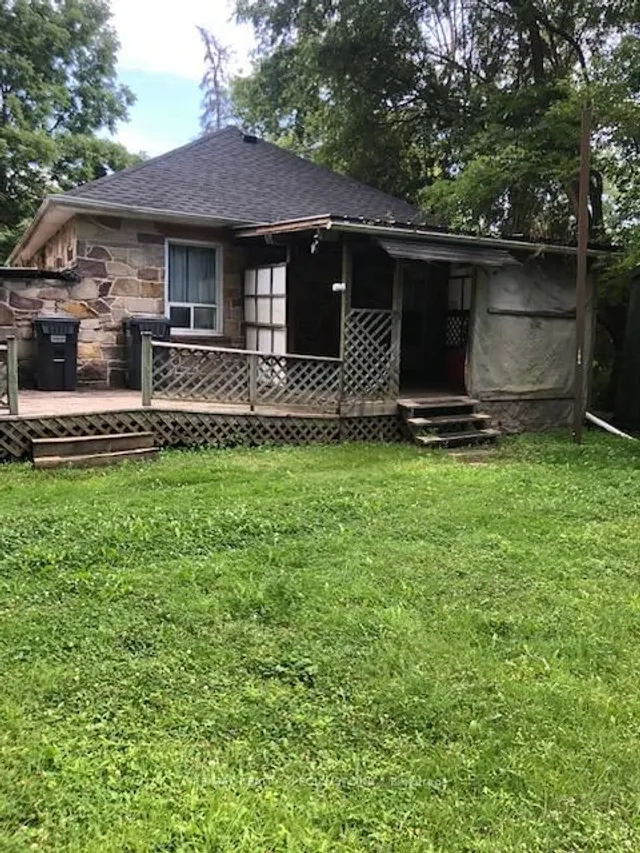 2702 Embleton Rd