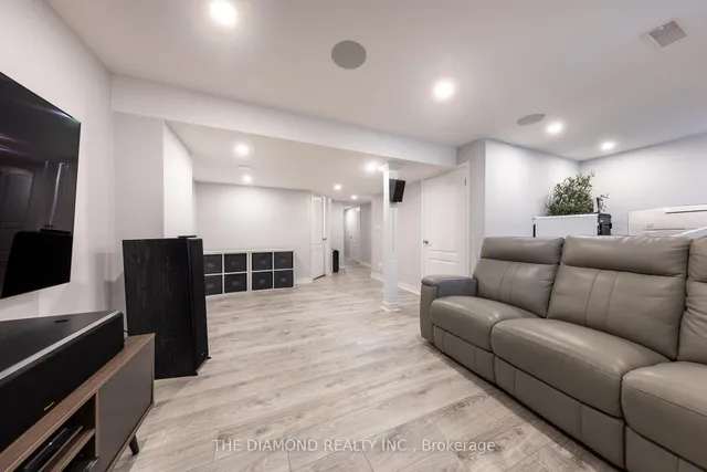 Additional image 38 of 21 Aird Crt