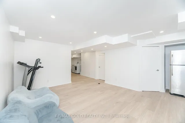 Additional image 14 of 6 Rouge St