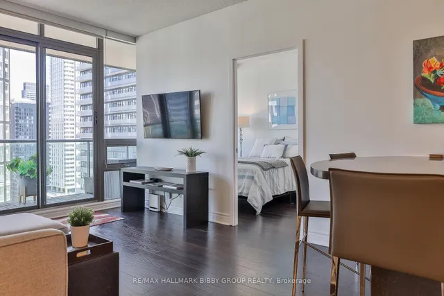 Additional image 15 of 33 Lombard St Unit 2204