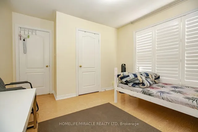 Additional image 36 of 20 Oblate Cres
