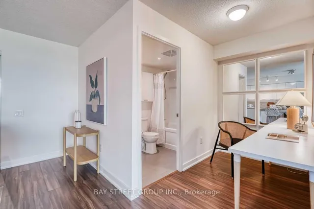 Additional image 16 of 29 Singer Crt Unit 512