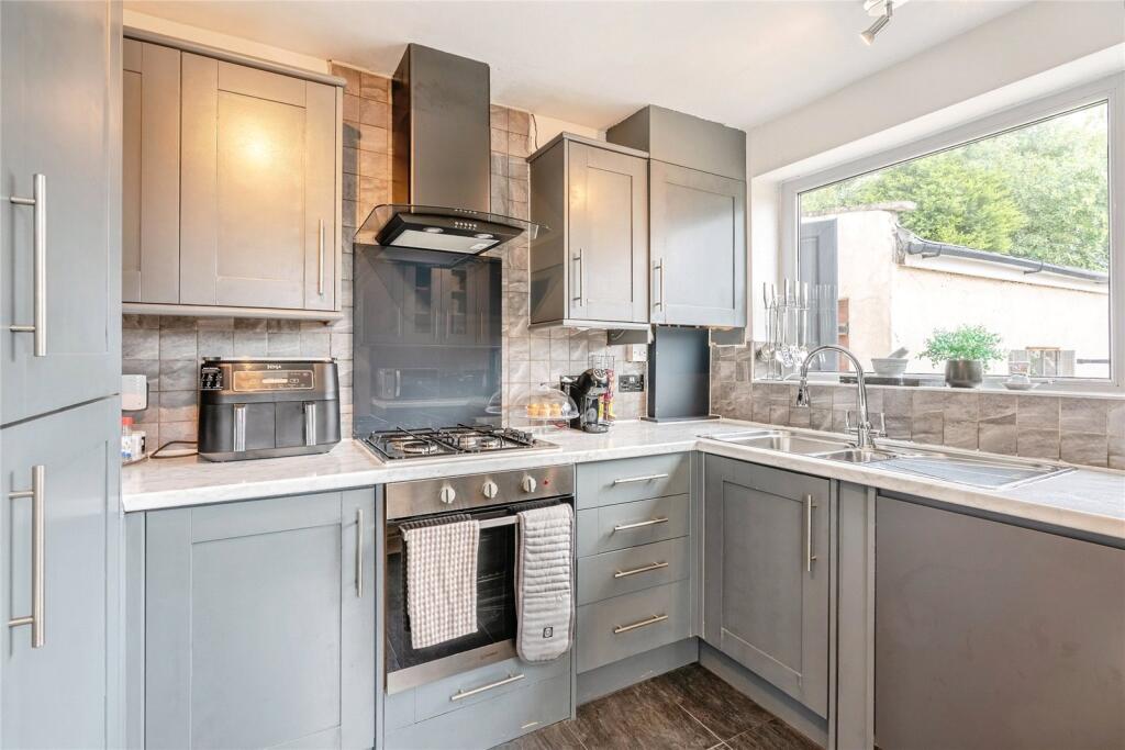 Additional image 9 of Casterton Avenue, Burnley, Lancashire, BB10