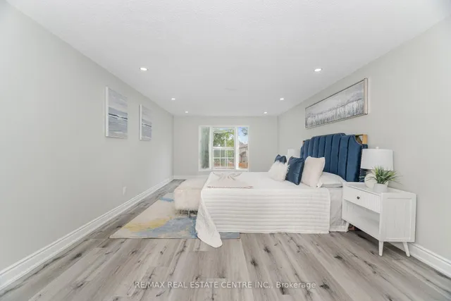 Additional image 30 of 76 Moffatt Ave