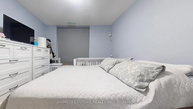 Additional image 23 of 135 Village Green Sq Unit 219