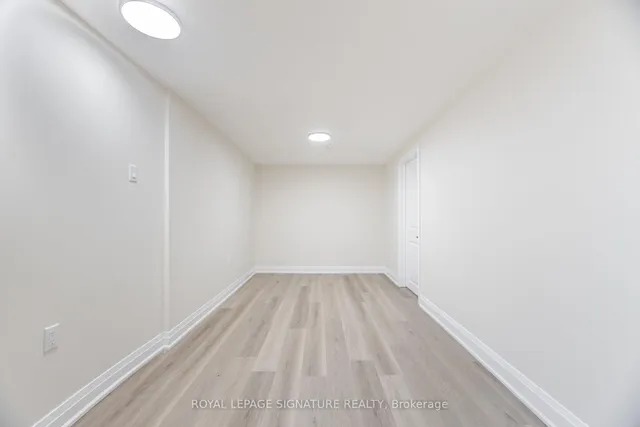 Additional image 25 of 34 Goskin Crt