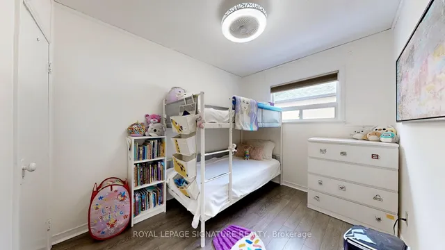 Additional image 17 of 48 Acorn Ave