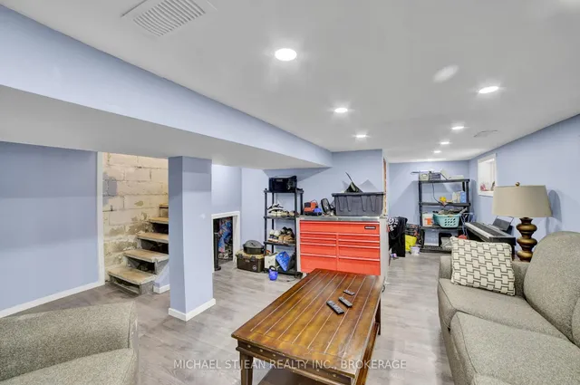 Additional image 36 of 6 Frederick Ave