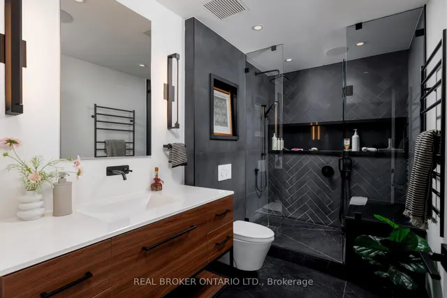 Additional image 21 of 38 Niagara St Unit PH08