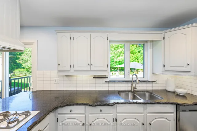 Additional image 14 of 6487 Panton St